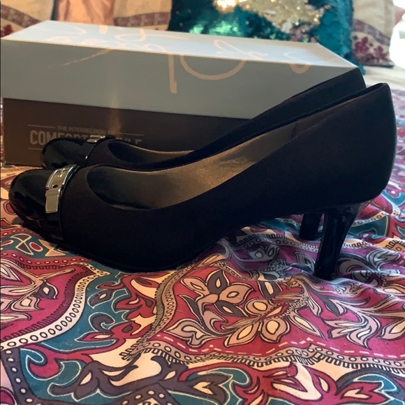 ⭐️✨3 for $15✨⭐️ Lifestride black heels size 9.5 EUC - Picture 9 of 10